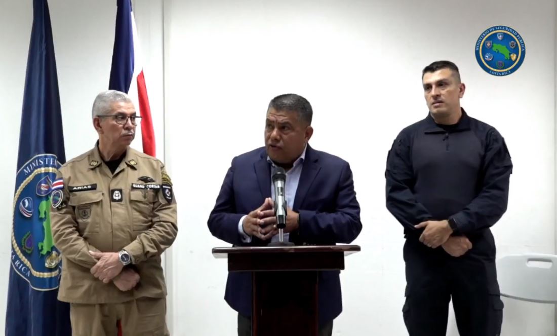 Ministro de Seguridad solicita a oficiales de Fuerza Pública ‘declinar’ las protestas para avanzar en negociaciones