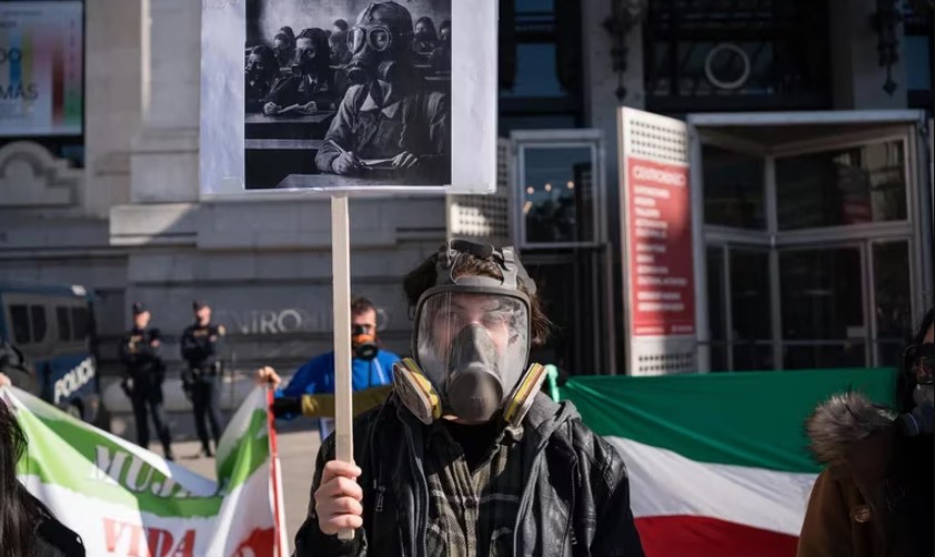 La insólita explicación del régimen iraní sobre los envenenamientos de alumnas: “Histeria colectiva”