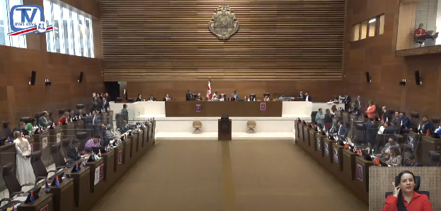 Jornadas laborales 4/3 y Ley contra crimen organizado serán tramitados de forma expedita en el Congreso