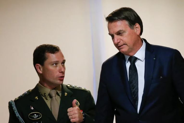 La Policía brasileña allana la casa de Jair Bolsonaro en una causa por datos falsos sobre vacunas contra el COVID