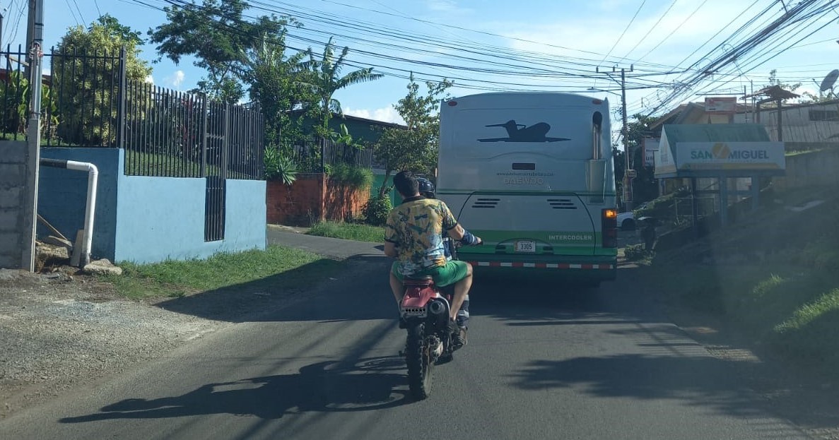 MOPT revela que cada hora y media se sanciona a un motociclista por no usar casco o tenerlo mal amarrado