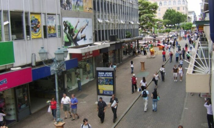 Comerciantes piden a gobierno priorizar reducción del gasto público previo a pensar en más o mayores impuestos