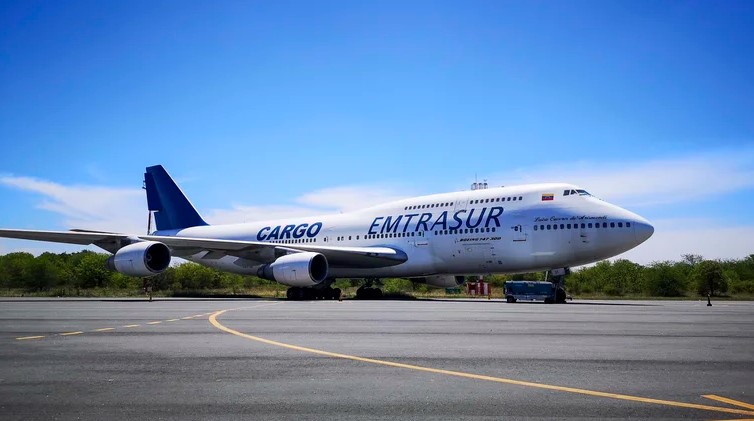 Un juez de Estados Unidos ordenó el decomiso definitivo del avión venezolano retenido en Ezeiza