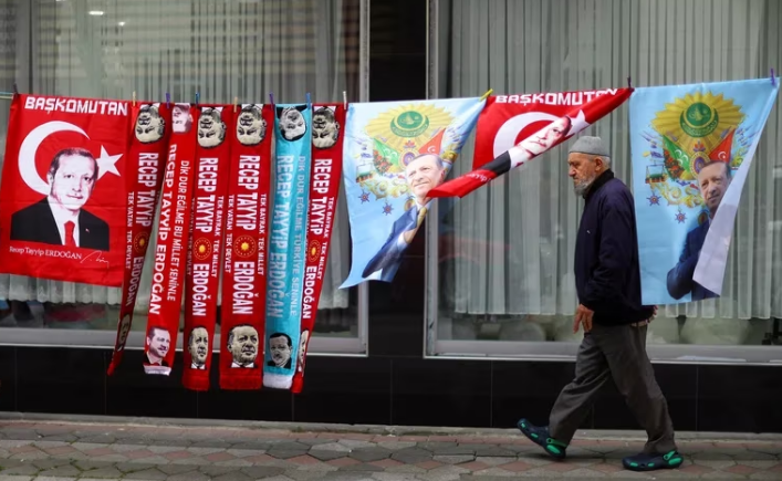 Erdogan lidera los resultados pero crece la posibilidad de una segunda vuelta en Turquia