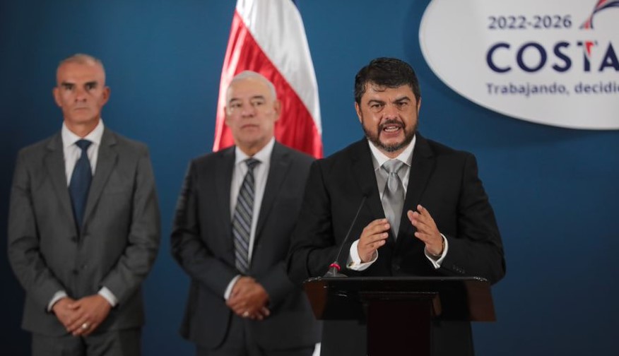 Nuevo Ministro de Seguridad impulsará que motociclistas porten número de placa en chalecos como medida contra el sicariato