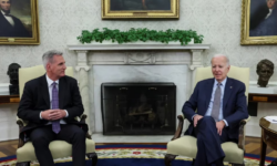 La Casa Blanca y los republicanos dijeron que hubo progreso en las negociaciones por el techo de la deuda en Estados Unidos