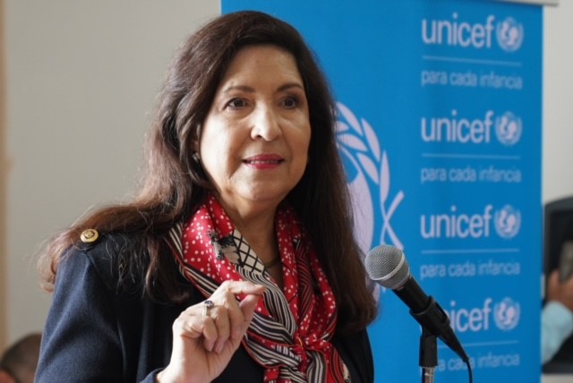 Embajadora de EE.UU. pide a ticos no dejarse engañar por traficantes de personas tras eliminación de Título 42