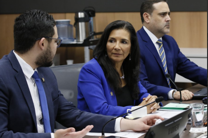 Fracción del PLN pide al Gobierno retirar de la corriente legislativa paquete de proyectos fiscales