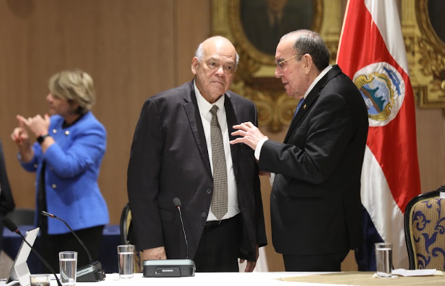 Jerarcas de la Corte y Fiscalía aclaran dudas e insisten en urgencia de aprobar Ley contra crimen organizado en reunión con diputados