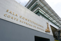 Sala IV anula artículos en convenciones colectivas de dos municipalidades y de la CNFL: Topes a cesantías y subsidios por nacimiento de hijos
