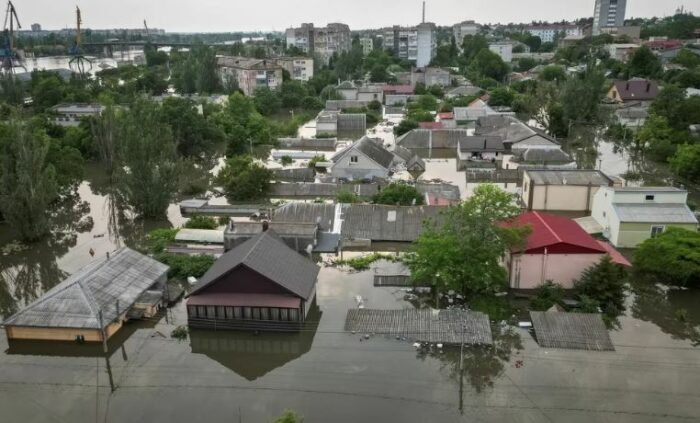 Ya son más de 5.900 los evacuados por la destrucción de la represa en Ucrania