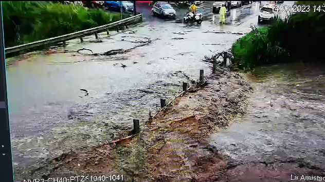 CNE reportó 18 inundaciones este miércoles tras aguaceros provocados por Onda Tropical No.9