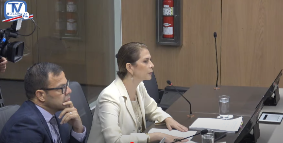 Jerarca del INS sostiene ante diputados que aumento a funcionarios fue legal y que ajuste se hizo por costo de vida