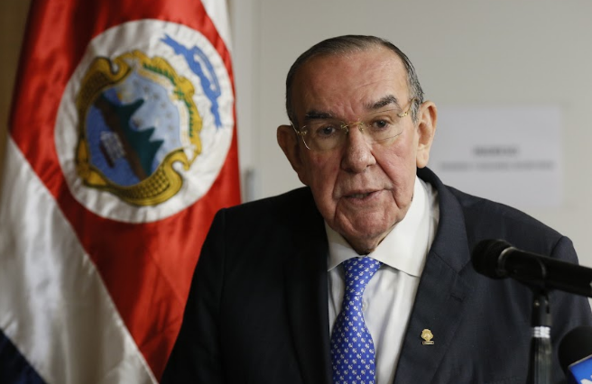 Presidente del Congreso afirma que se debe garantizar autonomía constitucional de la CCSS