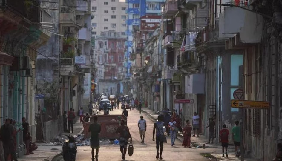 La dictadura cubana detuvo a cinco activistas por protestar, entre ellos la intelectual Alina López Hernández