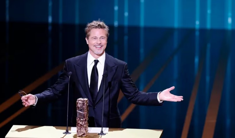 Una mujer creyó tener una relación con Brad Pitt y que iba a grabar una película: la estafaron en USD 185.000