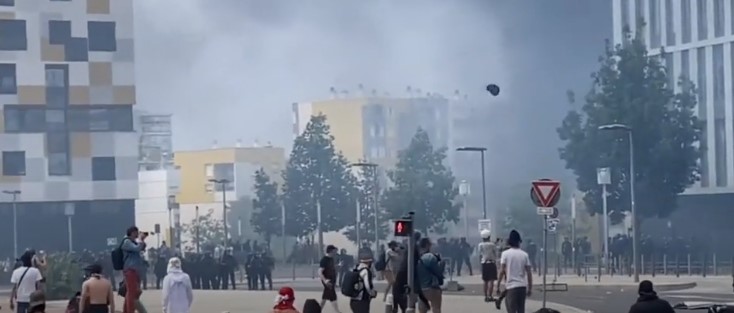 Tensión en Francia: nueva jornada de protestas en la región de París pese a que las autoridades dispusieron el toque de queda