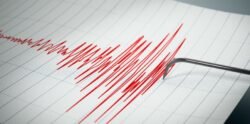Fuerte sismo en el Pacífico Central sacudió la madrugada de este lunes el país