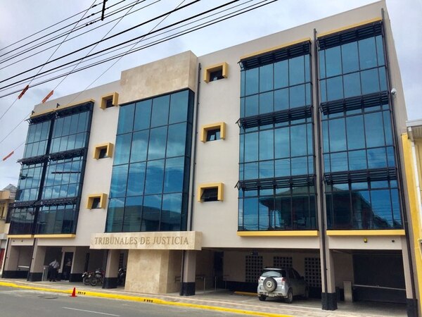 Detienen a fiscal auxiliar como sospechoso de modificar escena del crimen de un homicidio en Matina