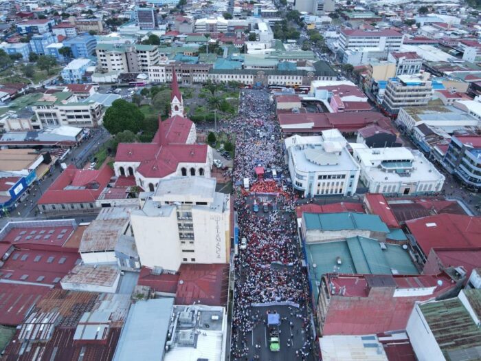 Marcha convocada por estudiantes, universidades públicas y sindicatos pide un ‘Pacto por la Educación’