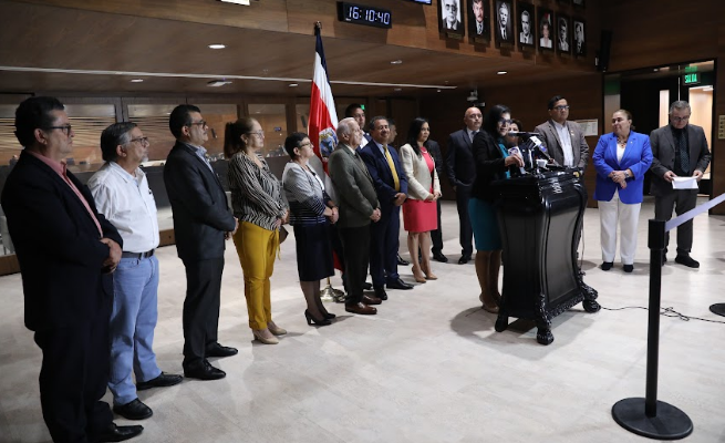 Alcaldes y diputados llaman a sumarse a marcha para solicitar construcción de nuevo hospital en Cartago