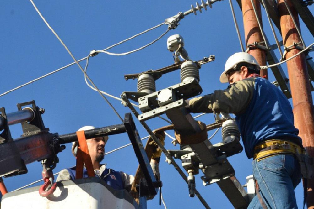Servicio eléctrico se interrumpió 8 horas y 22 minutos en promedio en cada hogar durante el año pasado