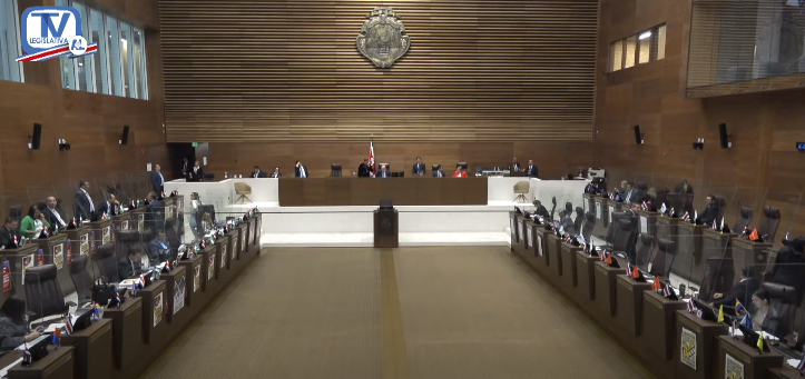 Diputados realizaron debate reglado en el Plenario tras audiencia de empresario Leonel Baruch