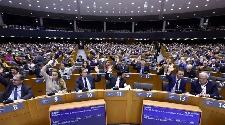 El Parlamento Europeo condenó la inhabilitación de María Corina Machado y otros opositores en Venezuela