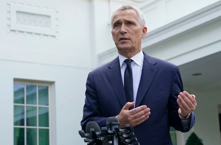 La OTAN prorrogó un año el mandato de Stoltenberg como secretario general de la Alianza