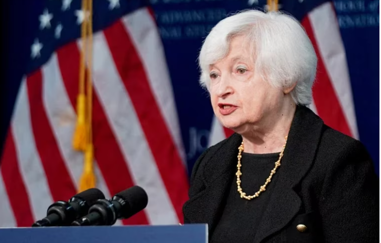 La secretaria del Tesoro de Estados Unidos llegó a China en otro intento por mejorar las relaciones