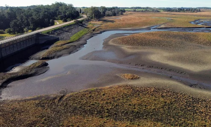 Qué es la “siembra de nubes”, el sistema que le propuso una empresa chilena a Uruguay para incrementar las lluvias