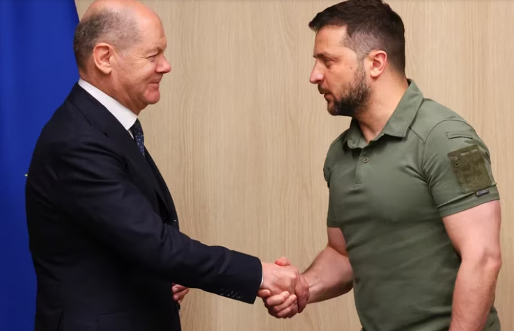 Trudeau, Scholz y Sunak le prometieron a Zelensky nuevos envíos de armas para que Ucrania se defienda de la invasión rusa
