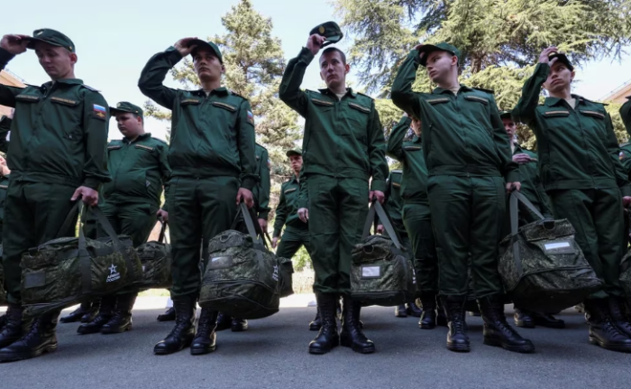 Rusia elevó la edad máxima del servicio militar hasta los 30 años por el éxodo masivo de jóvenes tras la invasión a Ucrania