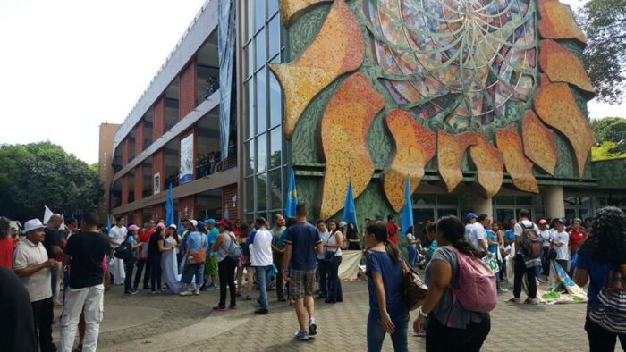 Gobierno y universidades públicas retomarán negociaciones sobre FEES este jueves