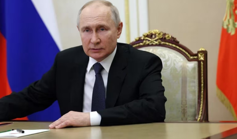 Putin tomó el control de las acciones en Rusia del grupo francés Danone y de la cervecera danesa Carlsberg