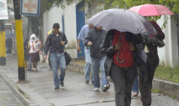 Onda Tropical No. 18 reforzará las condiciones lluviosas para este inicio de semana