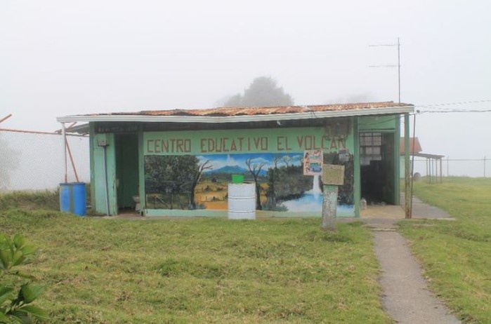 Contraloría: Más de la mitad de las escuelas unidocentes no tienen ninguna materia complementaria