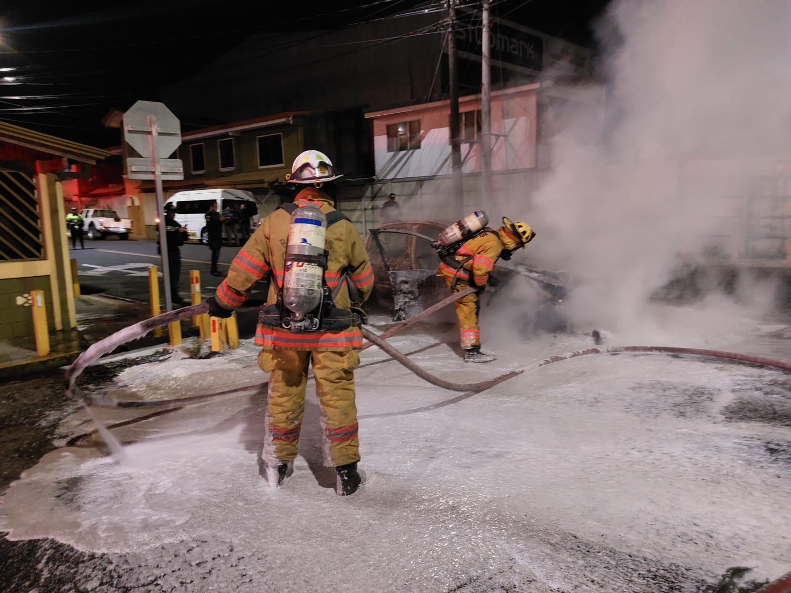 Causas más comunes de incendios en vehículos este año son fallas en sistemas eléctricos y modificaciones caseras