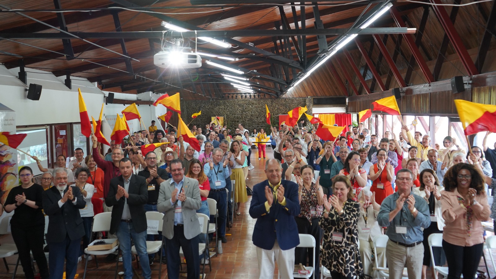 PAC reconoce que no explicó a la población causas de sus decisiones por temor a perder alianzas y votos