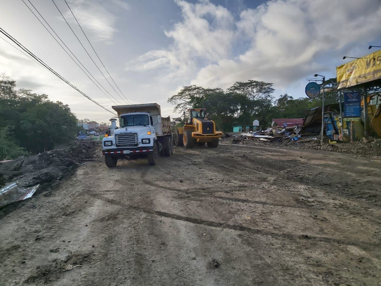 Autoridades realizan censo en Aguas Zarcas para medir condición de riesgo de viviendas y locales cercanos al río