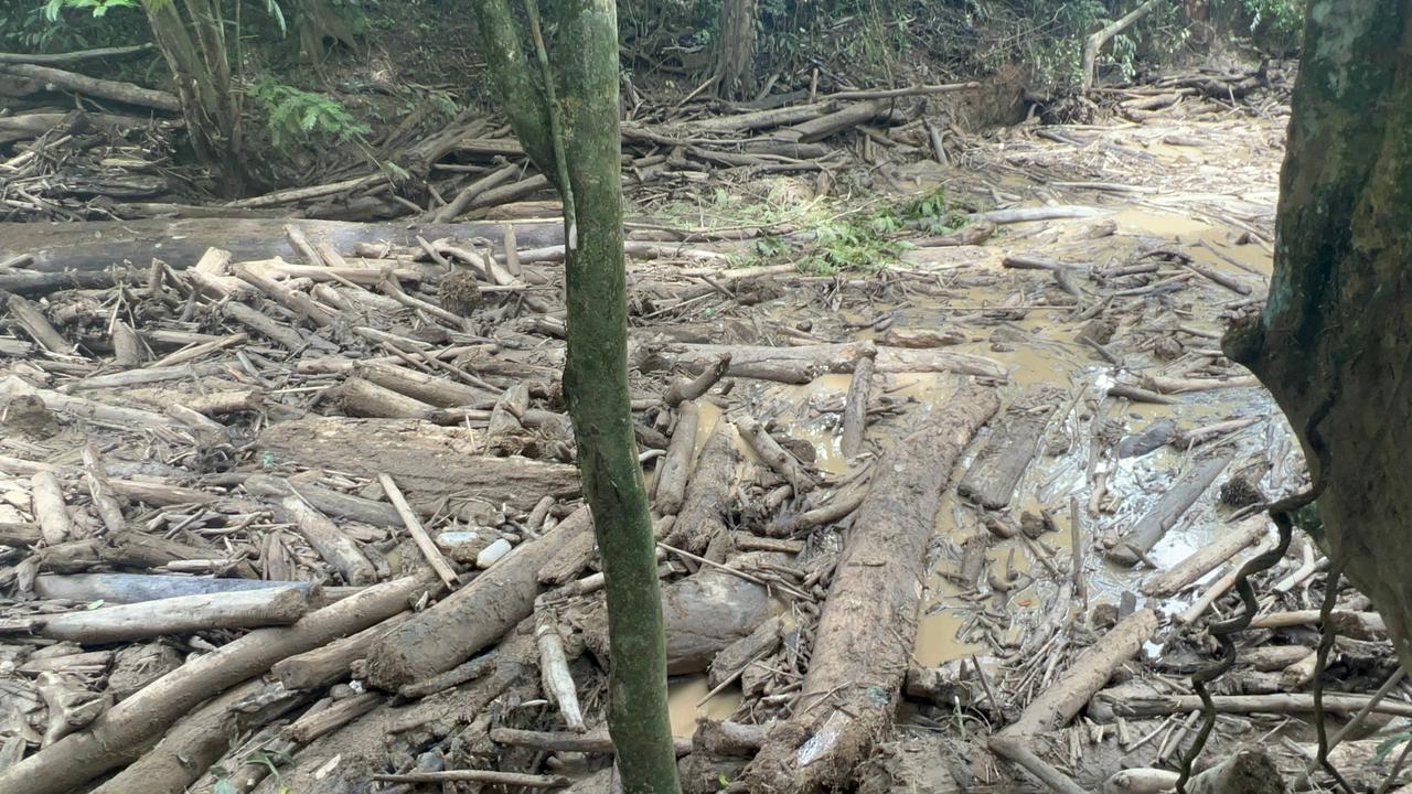 CNE reitera llamado a evitar acercarse a zona de deslizamiento en Aguas Zarcas por posibles cabezas de agua
