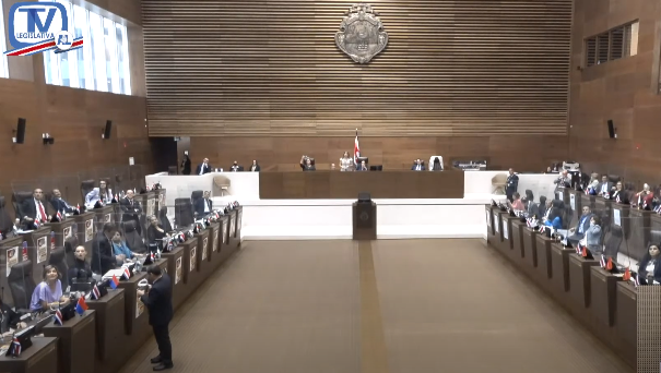 Seguridad del Congreso denunciará ante el OIJ a hombre que amenazó a diputados desde barras del público