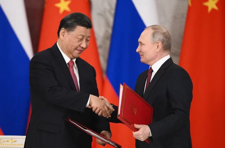 Rusia elude las sanciones e importa miles de millones de dólares en mercancías usadas con fines militares a través de China y Hong Kong