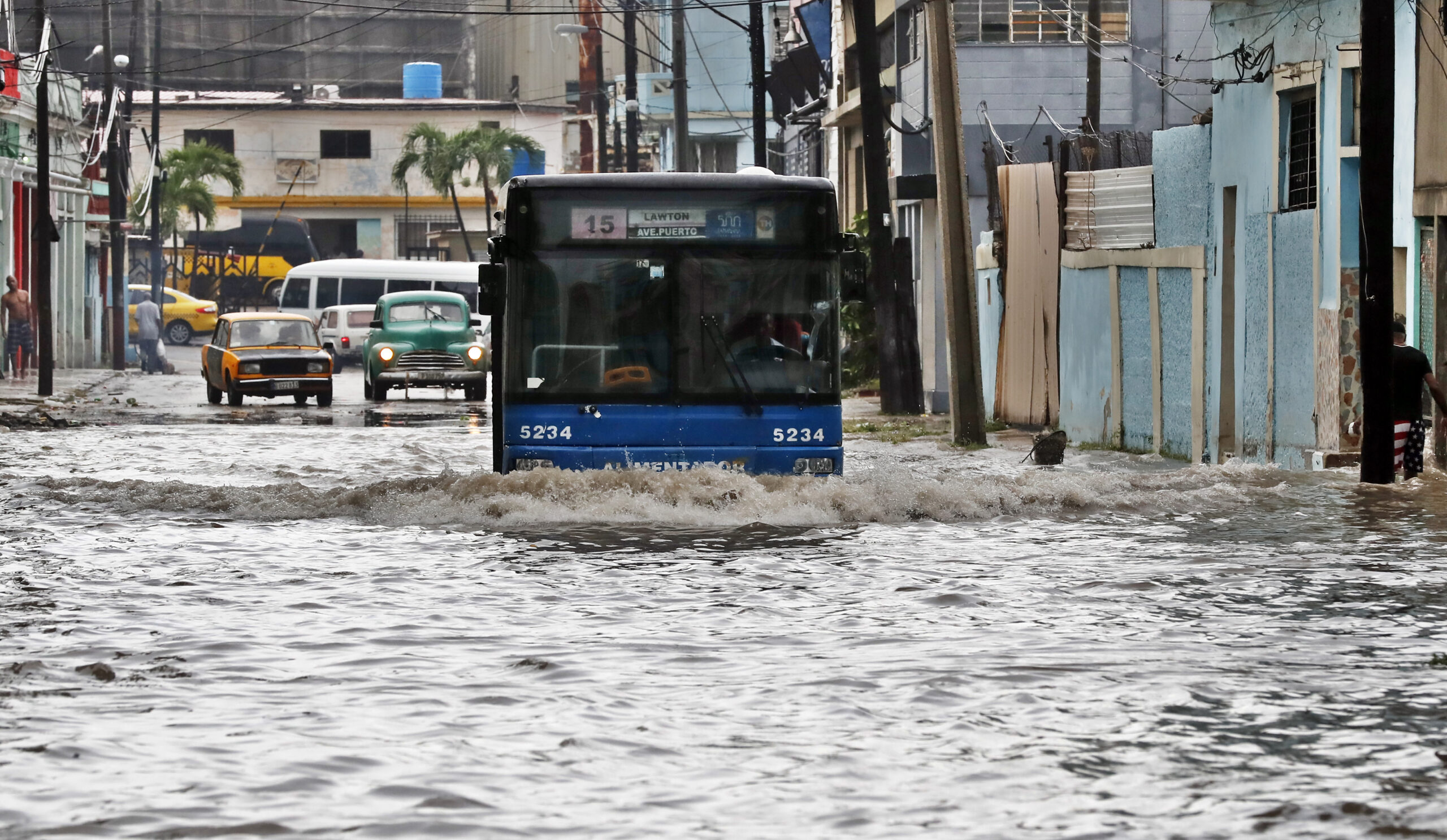 El huracán Idalia deja inundaciones y apagones a su paso por el occidente de Cuba