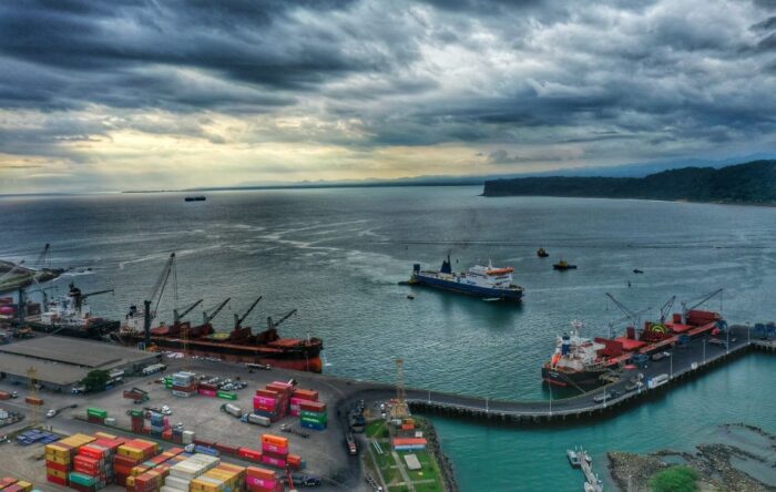 MOPT califica como ‘un éxito’ primer atraque en Caldera del ferry de carga proveniente de El Salvador