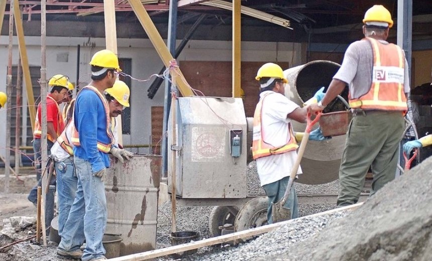 ¿Piensa construir? INEC revela que precio de materiales sigue a la baja en el país