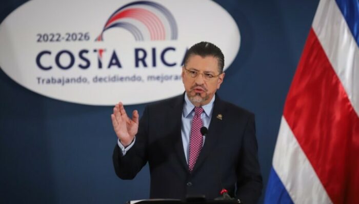 Gobierno instruye a ministros reducir gastos por viajes al exterior y que se realicen los ‘estrictamente necesarios’