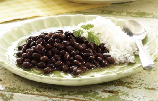 ¿Cuánta comida rápida ingiere a la semana? Especialistas piden retornar al consumo de arroz y frijoles