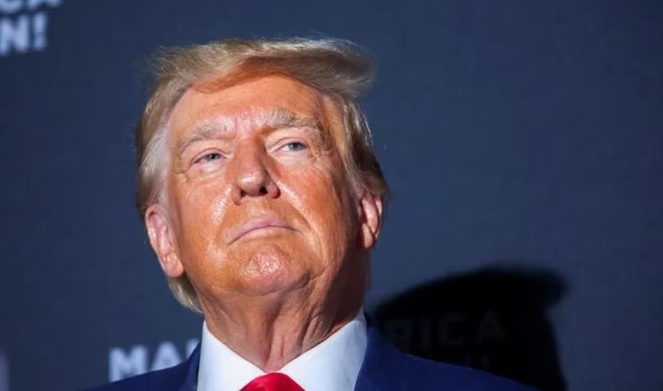 Trump se entregó en una cárcel de Georgia: Es acusado de interferencia electoral