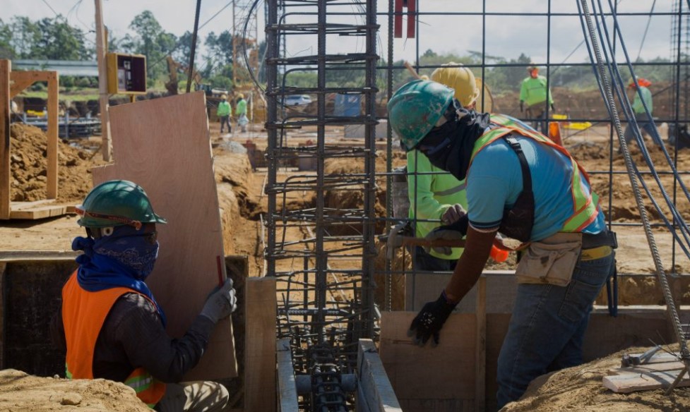 Servicios como ingeniería, arquitectura y construcción empezarán a pagar 13% de IVA en setiembre
